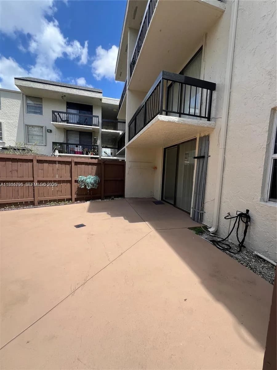 8307 SW 142nd Ave # F105, Miami, FL 33183