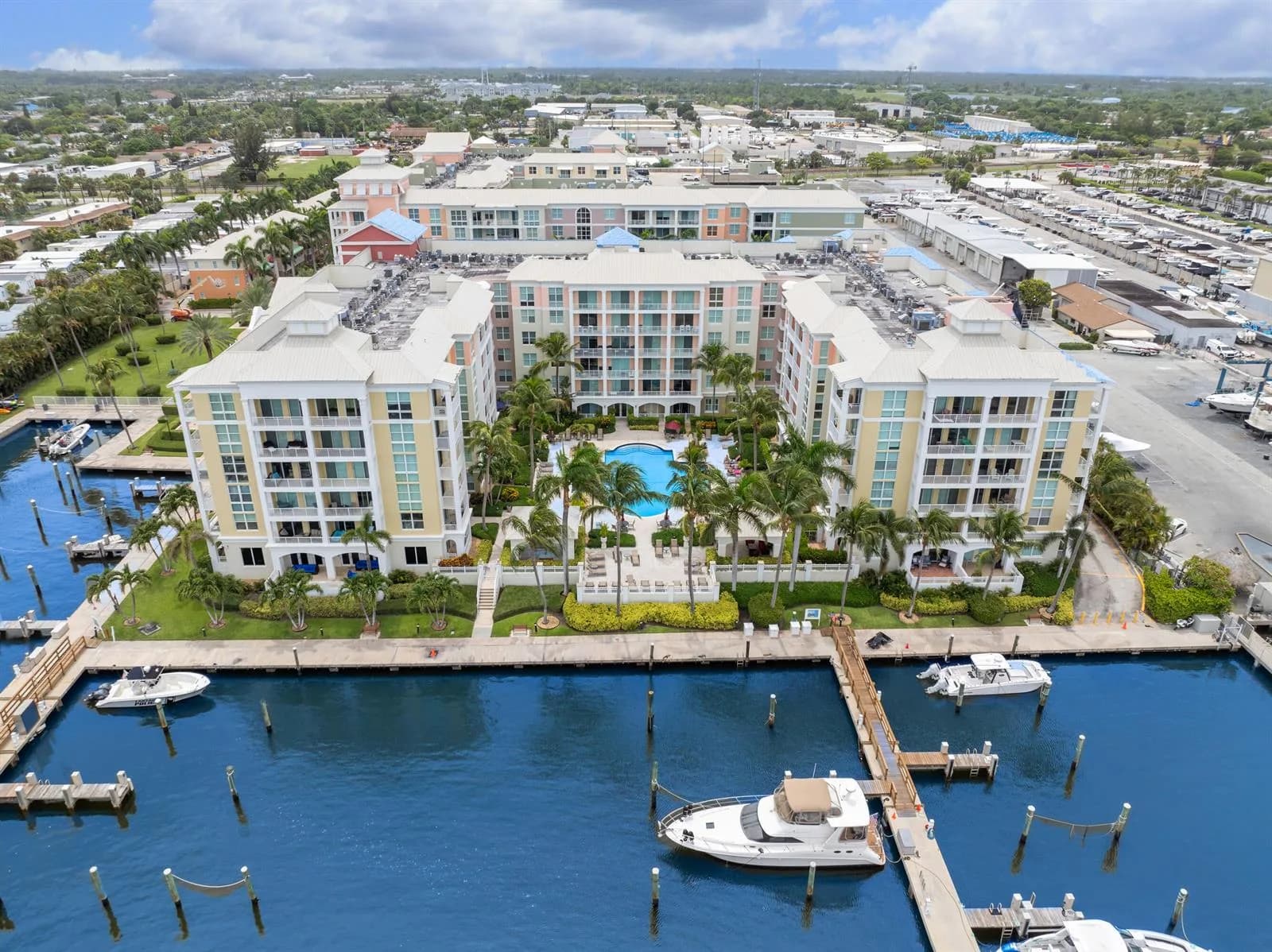 806 E Windward Way # 213, Lantana FL 33462