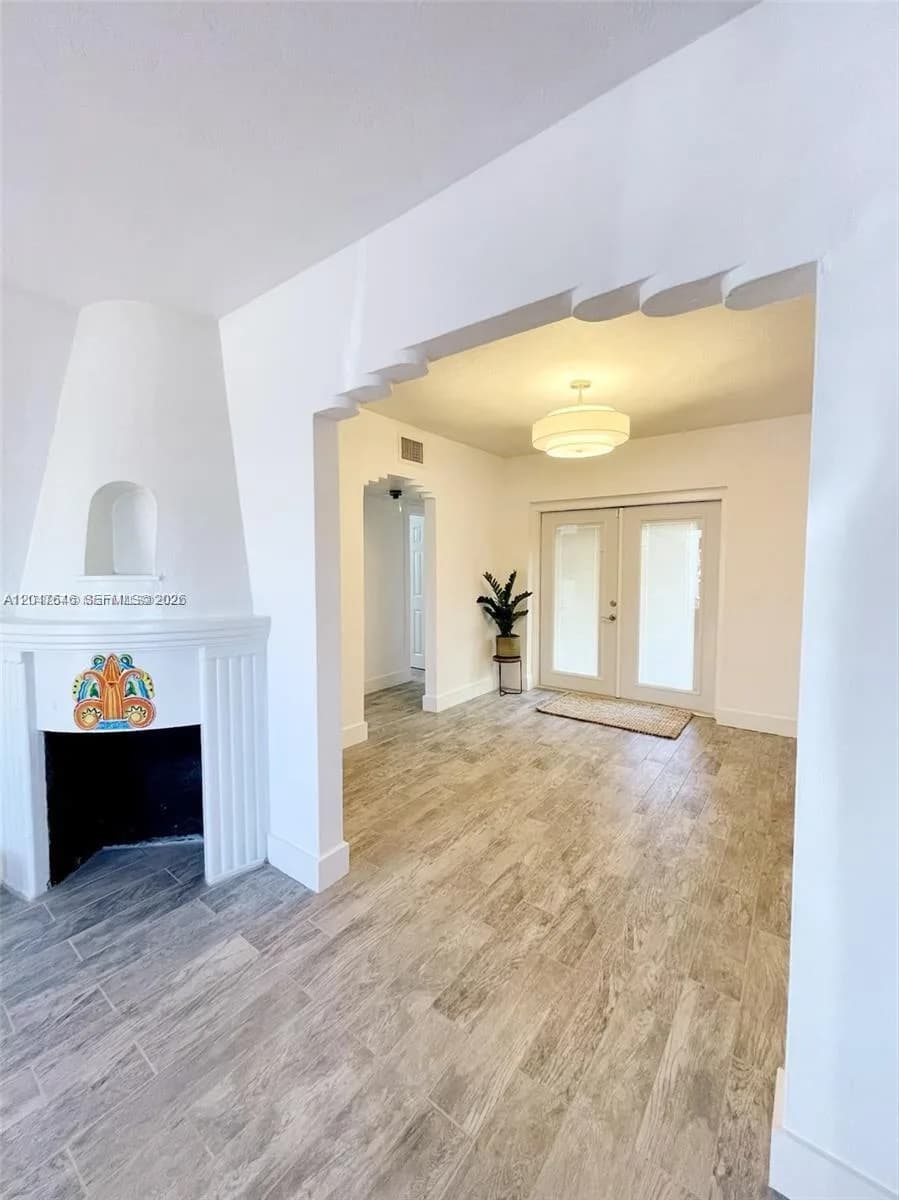 1040 Lenox Ave # 1040, Miami Beach, FL 33139
