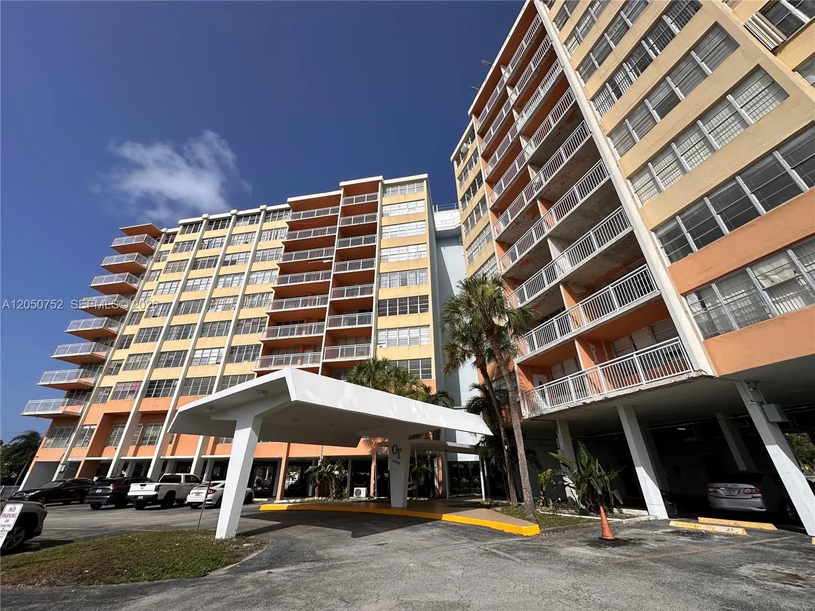 2025 NE 164th St # 1008, North Miami Beach FL 33162