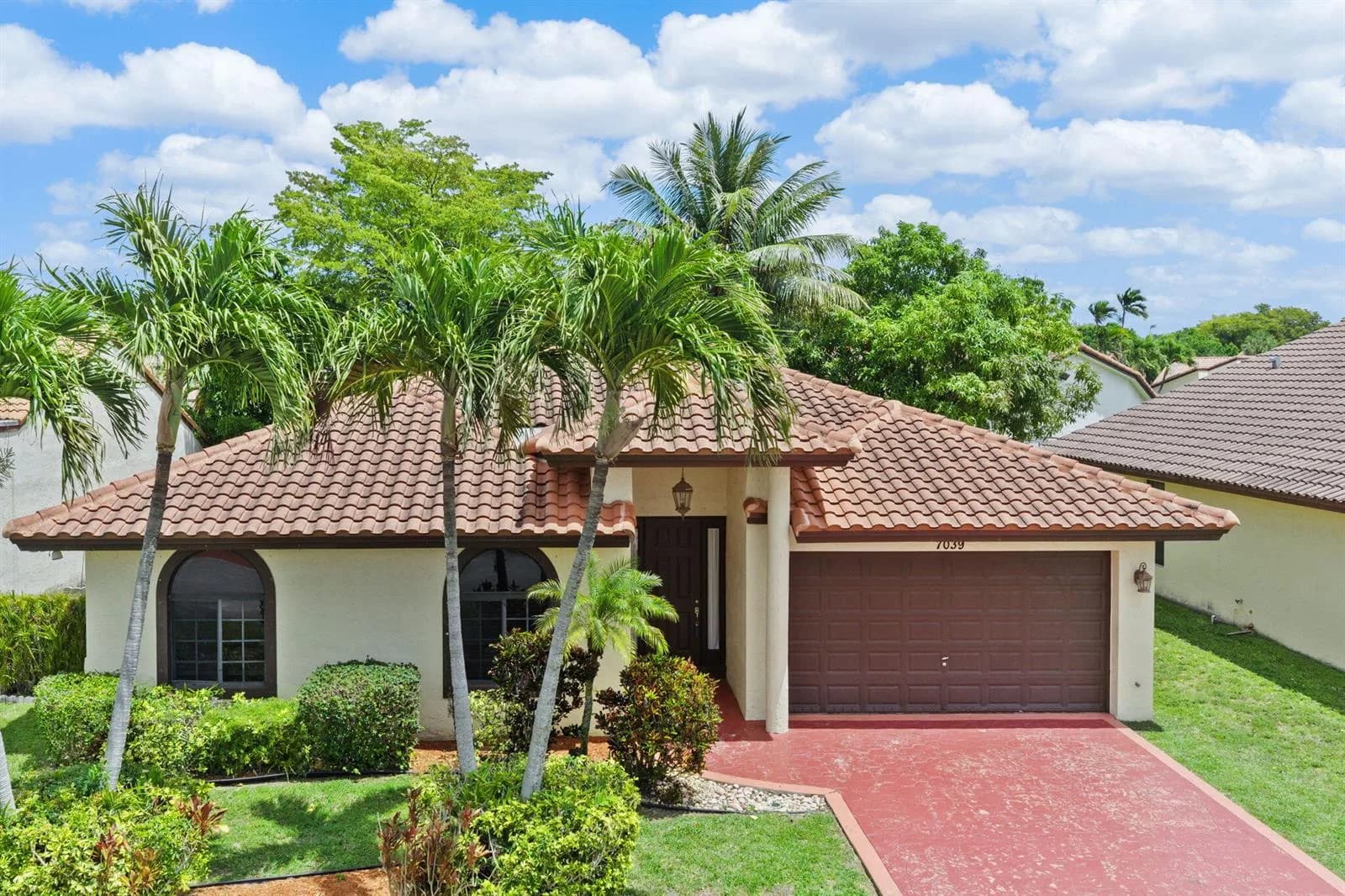 7039 Golf Pointe Circle, Tamarac FL 33321