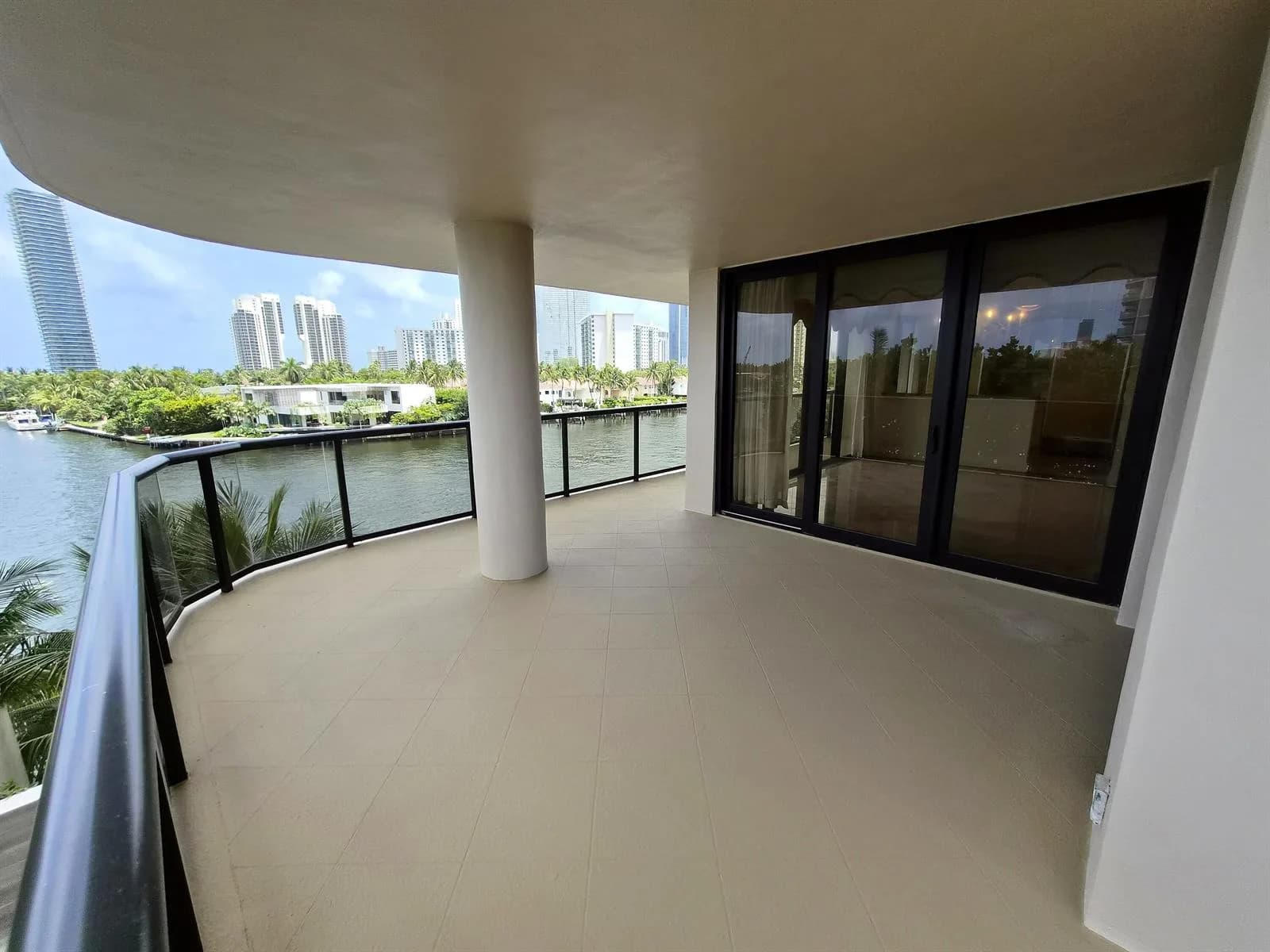 19667 Turnberry Way # 4J, Aventura, FL 33180