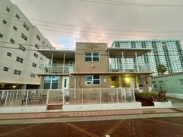 300 Georgia Street # 5, Hollywood FL 33019