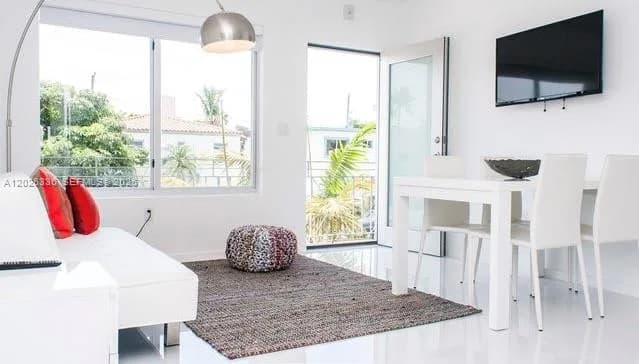 801 15th St # 208, Miami Beach, FL 33139