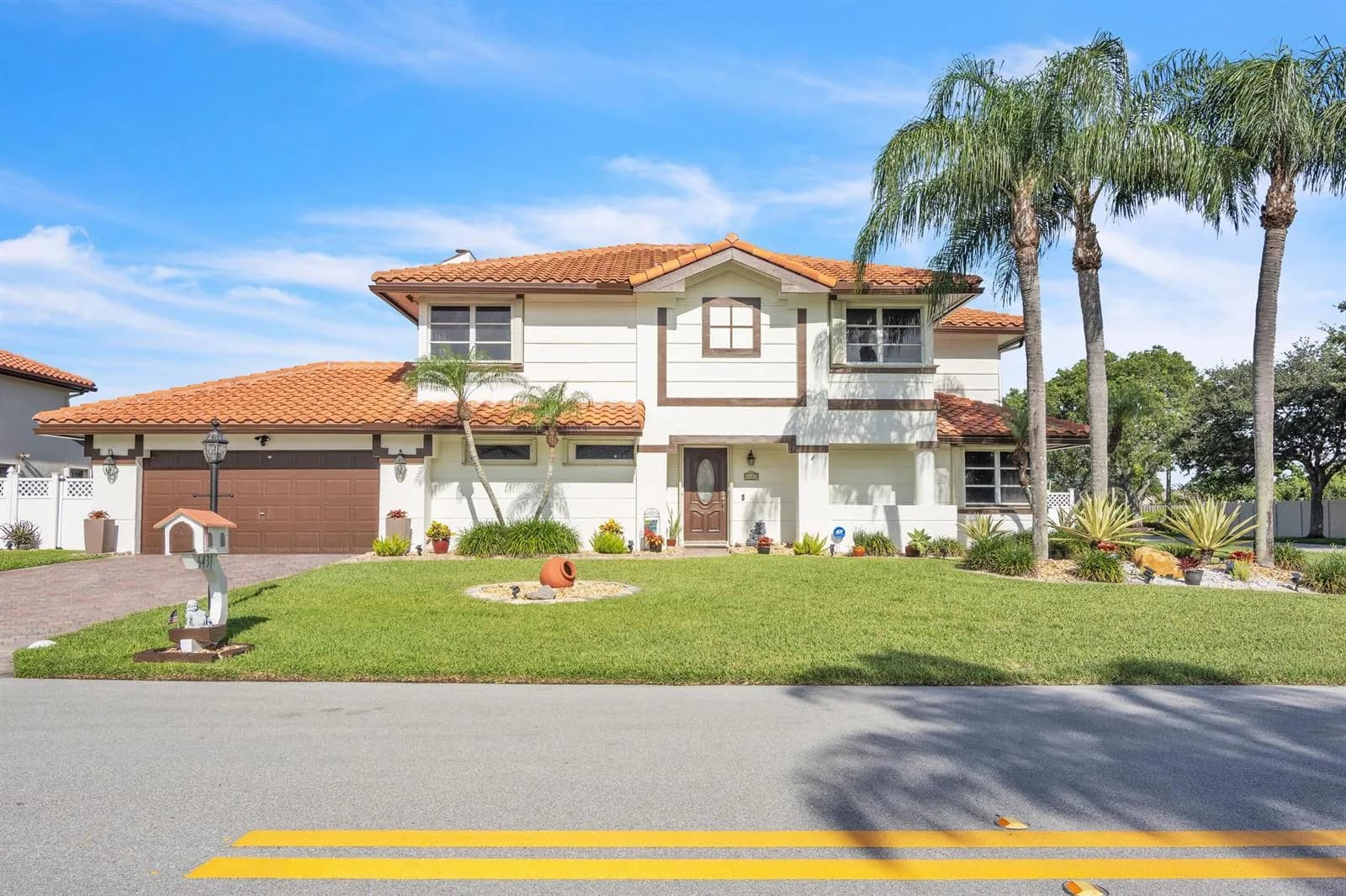 6431 Olde Moat Way, Davie FL 33331