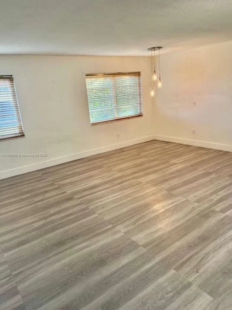 1300 W 53rd St # 18, Hialeah FL 33012