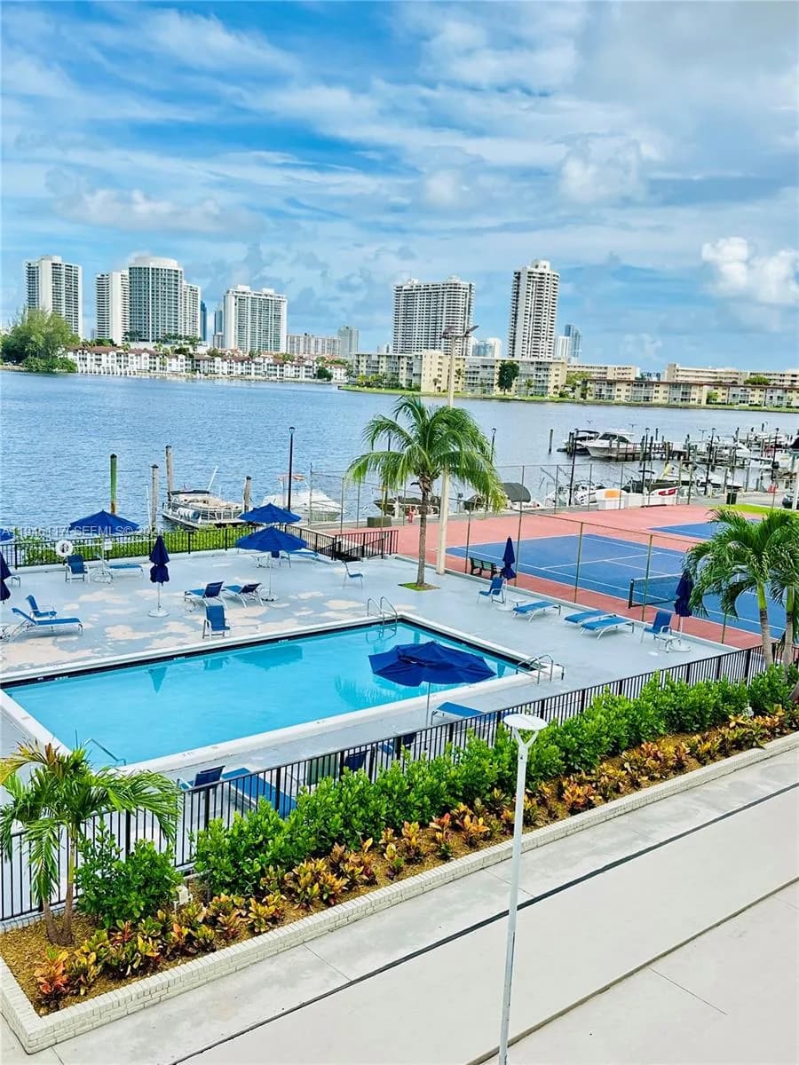 2750 NE 183rd St # 1607, Aventura, FL 33160