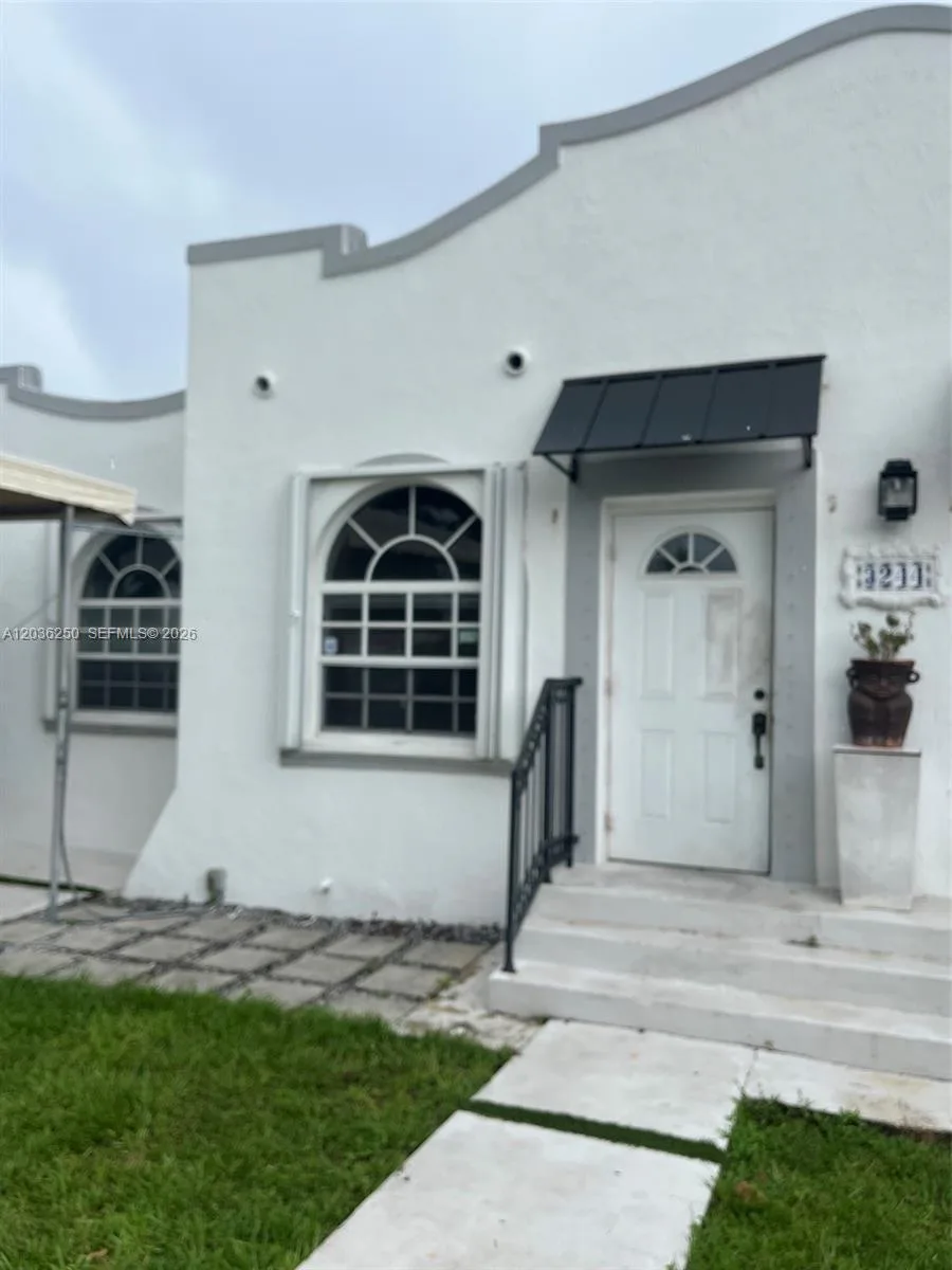 3244 SW 3rd St # L, Miami, FL 33135