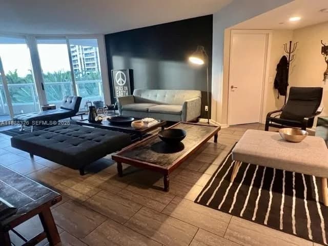 21055 Yacht Club Dr # 606, Aventura FL 33180