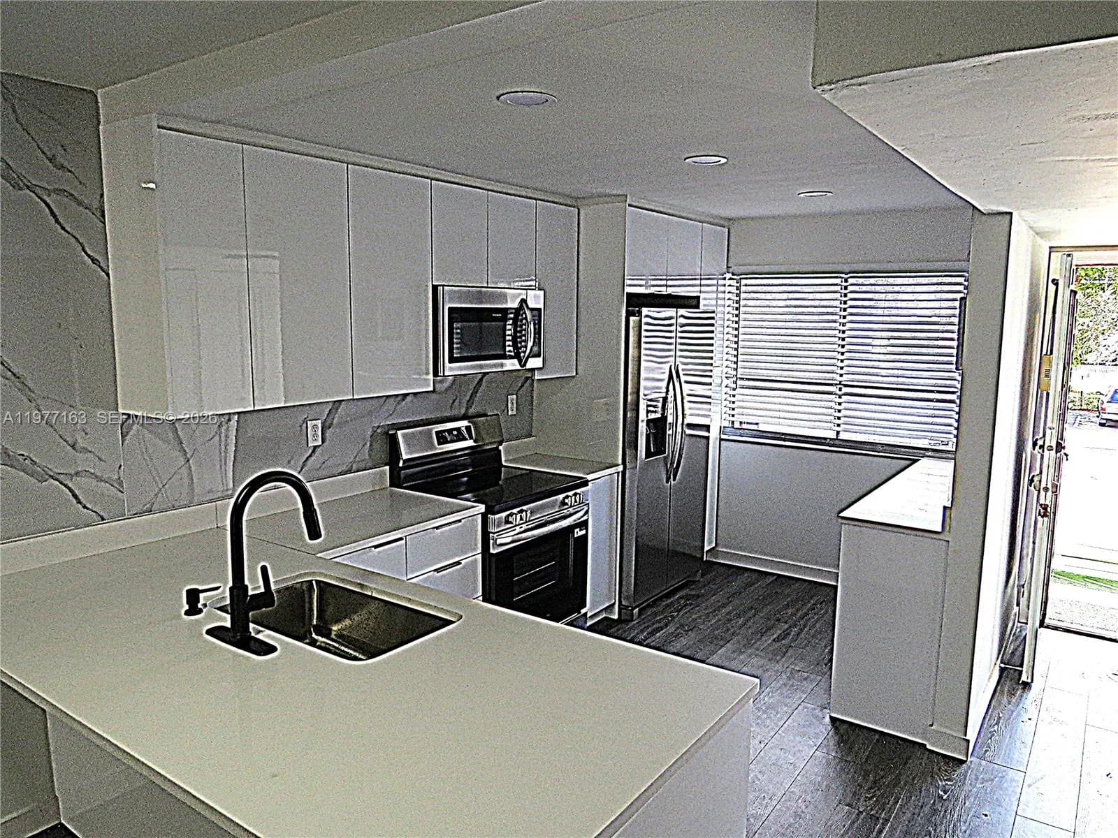 3591 Inverrary Dr # 203, Lauderhill FL 33319