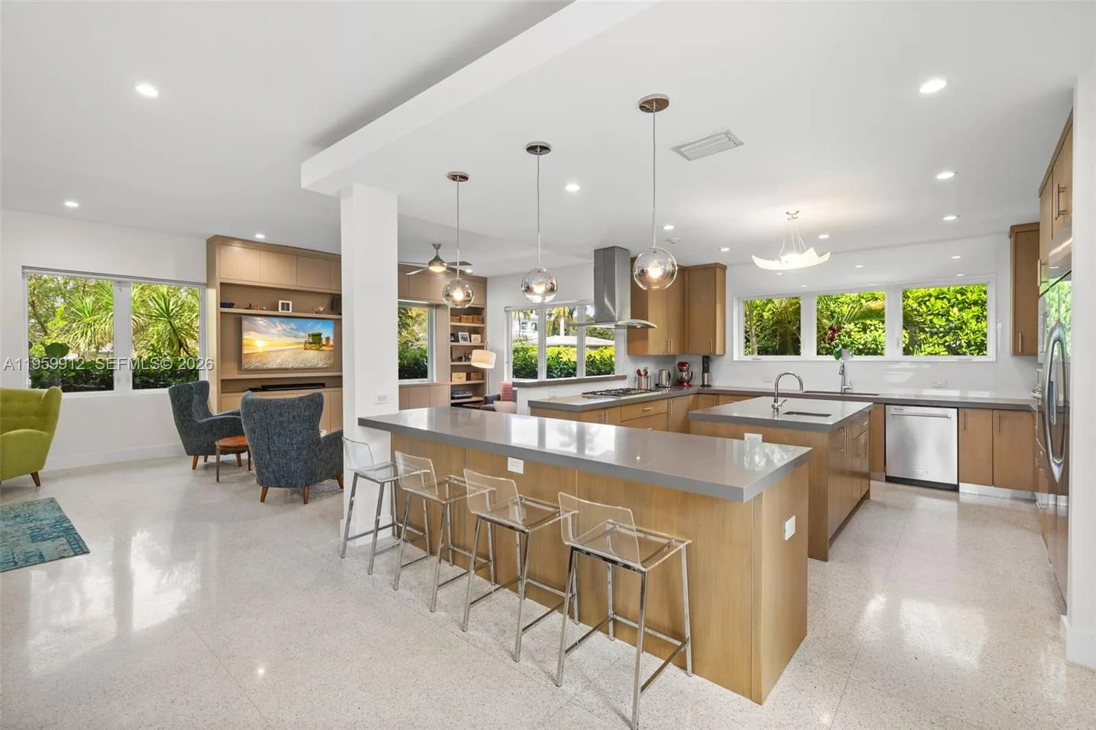 4595 N Jefferson Ave, Miami Beach FL 33140