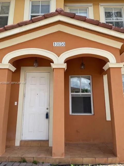 10850 SW 243rd Ln, Homestead, FL 33032