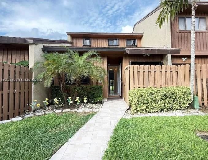 4182 S Pine Island Rd, Davie FL 33328