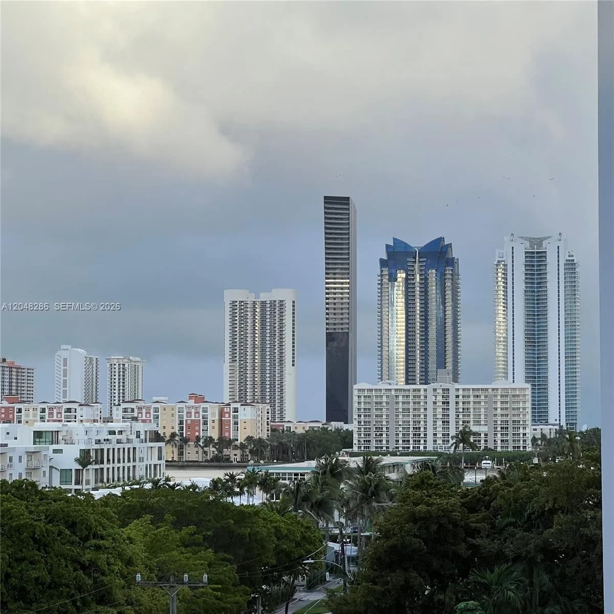 3660 NE 166th St # 607, North Miami Beach, FL 33160