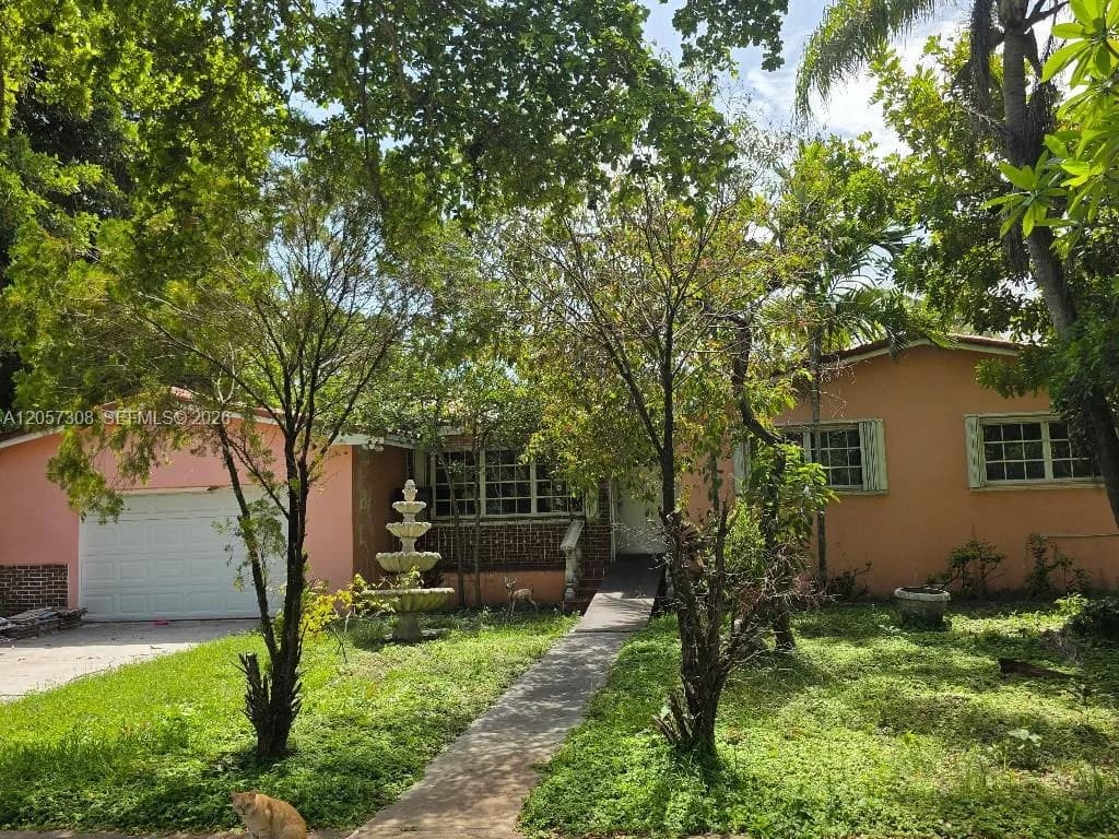 881 Albatross St, Miami Springs FL 33166