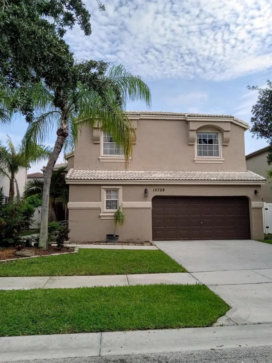 15729 NW Tenth Street NW, Pembroke Pines, FL 33028