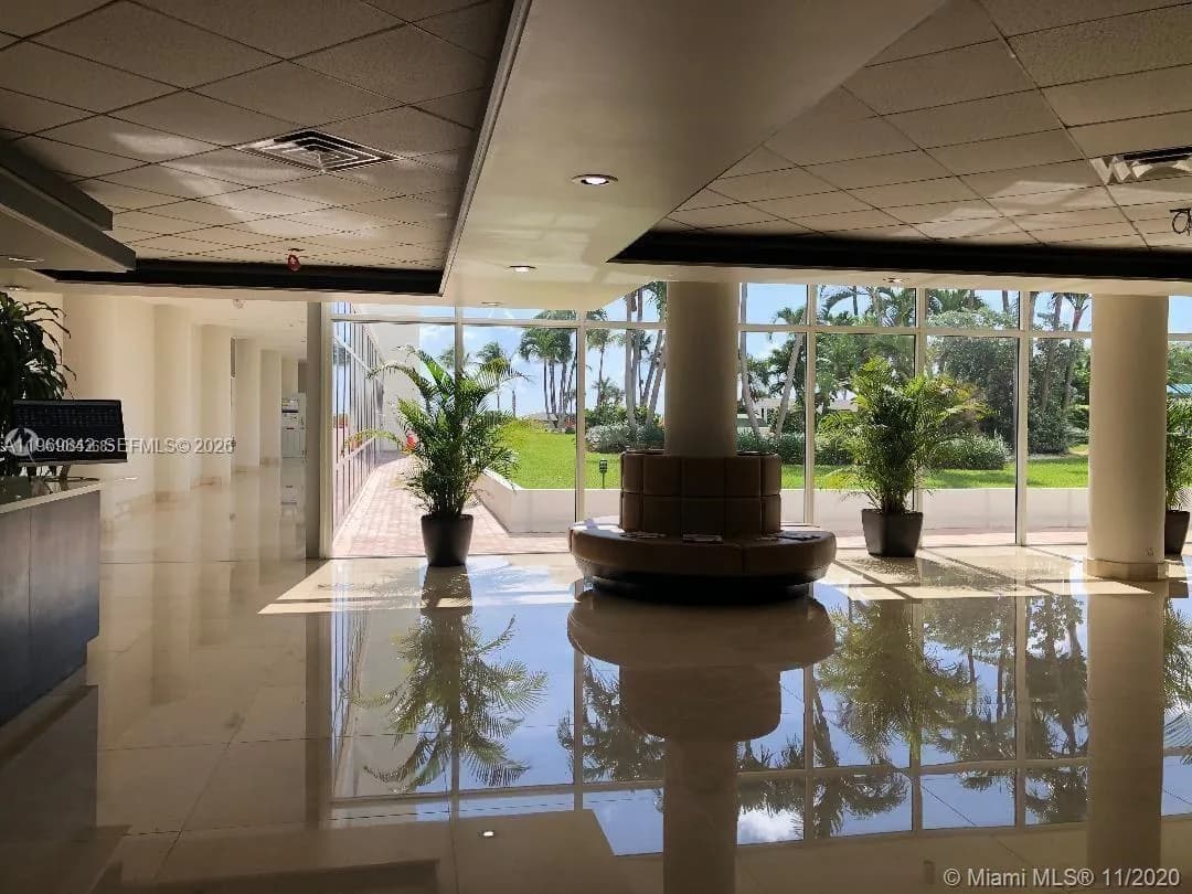 5005 Collins Ave # 1404, Miami Beach, FL 33140