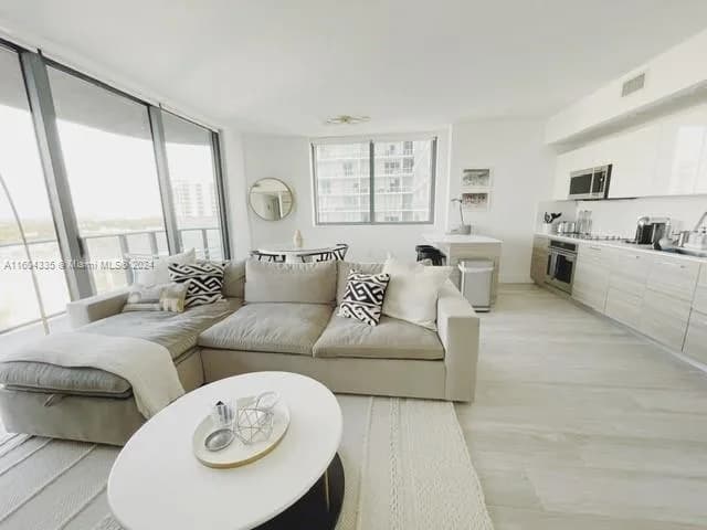 121 NE 34th St # 1409, Miami, FL 33137