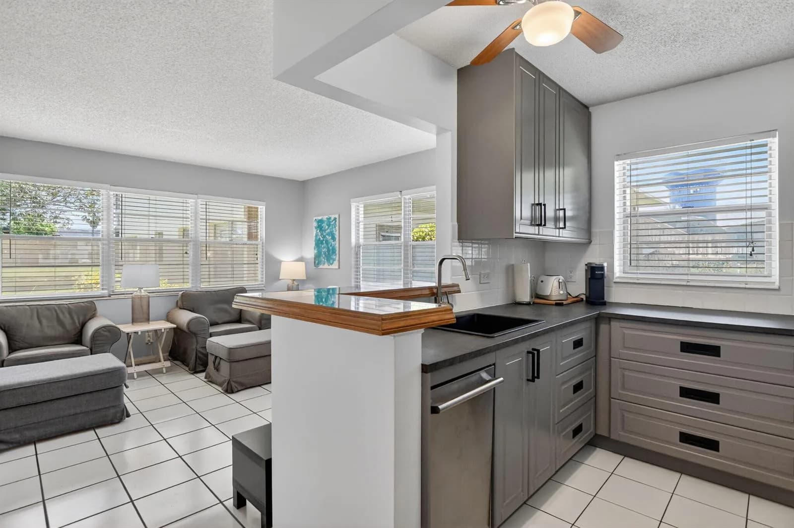 492 W Tilford, Deerfield Beach FL 33442