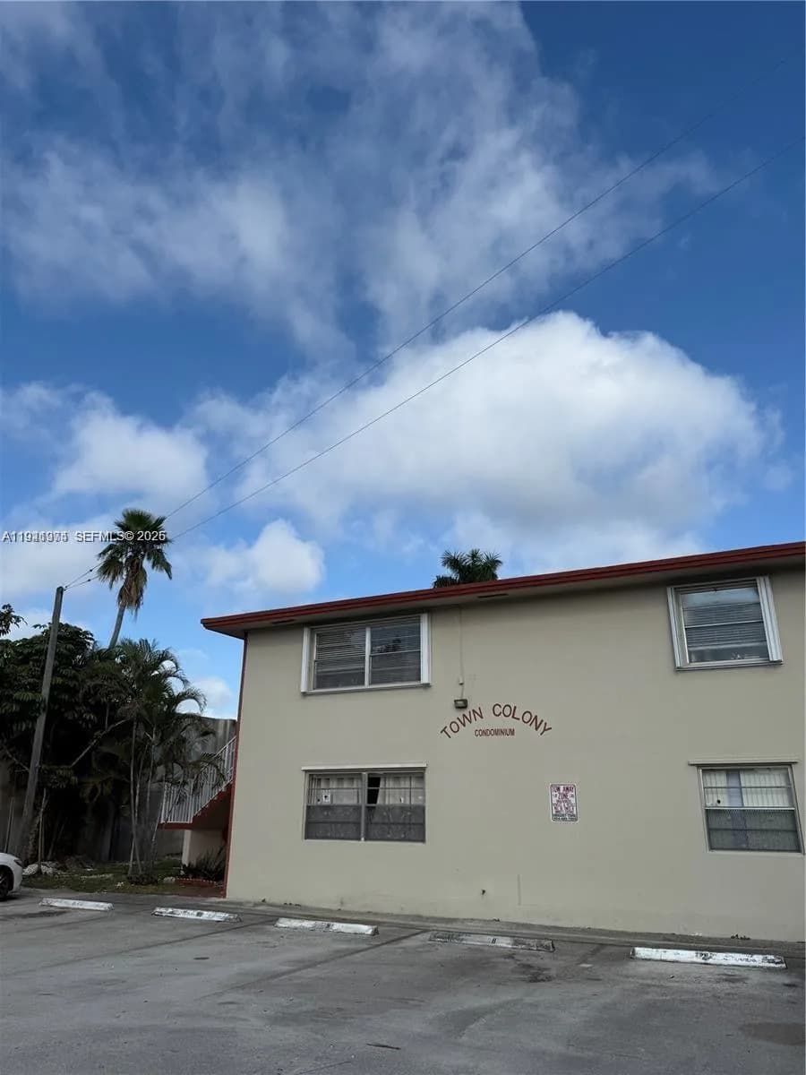 2915 Plunkett St # 12A, Hollywood, FL 33020