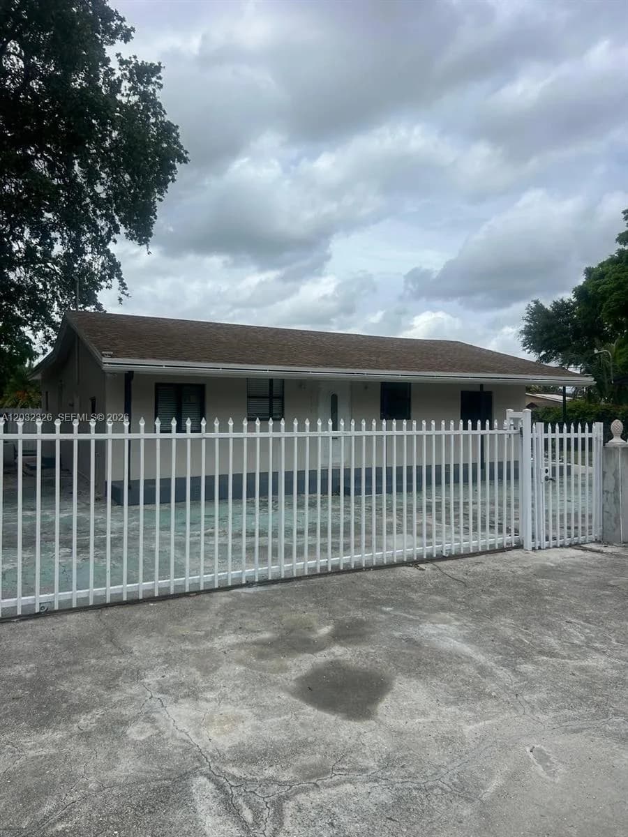 2467 NW 103rd St, Miami FL 33147