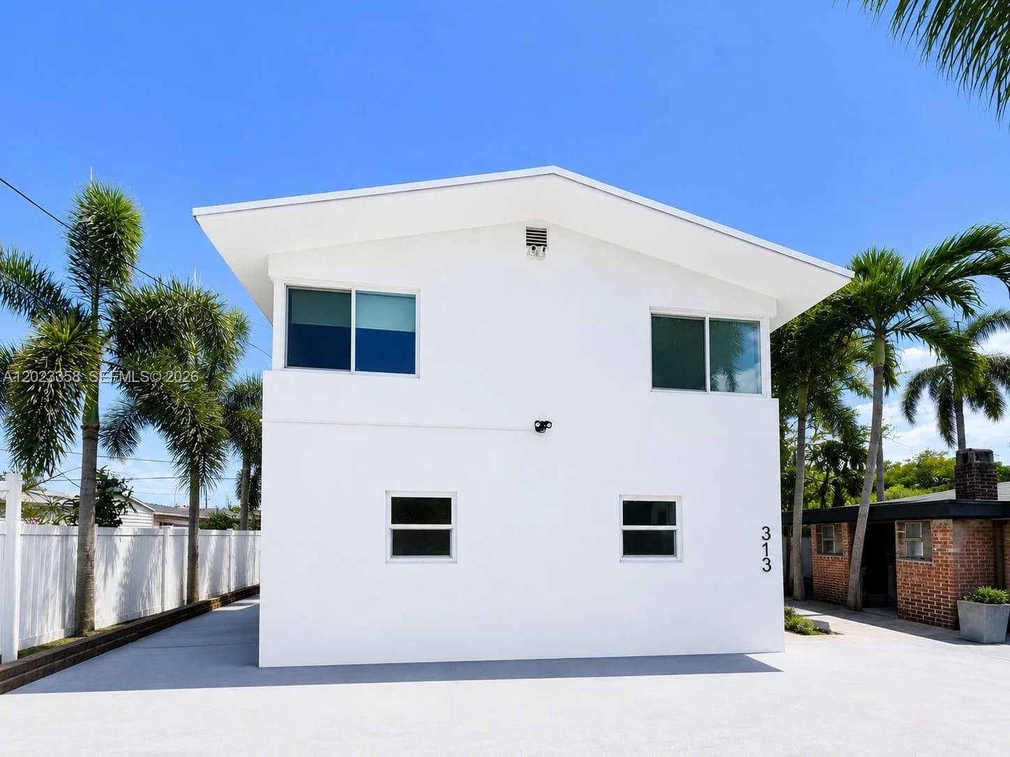 313 SW 1st Street # 1, Hallandale Beach FL 33009