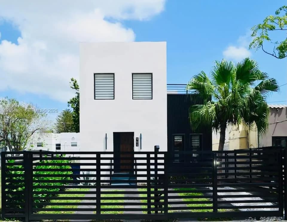 905 SW 13th Ct # 905, Miami, FL 33135