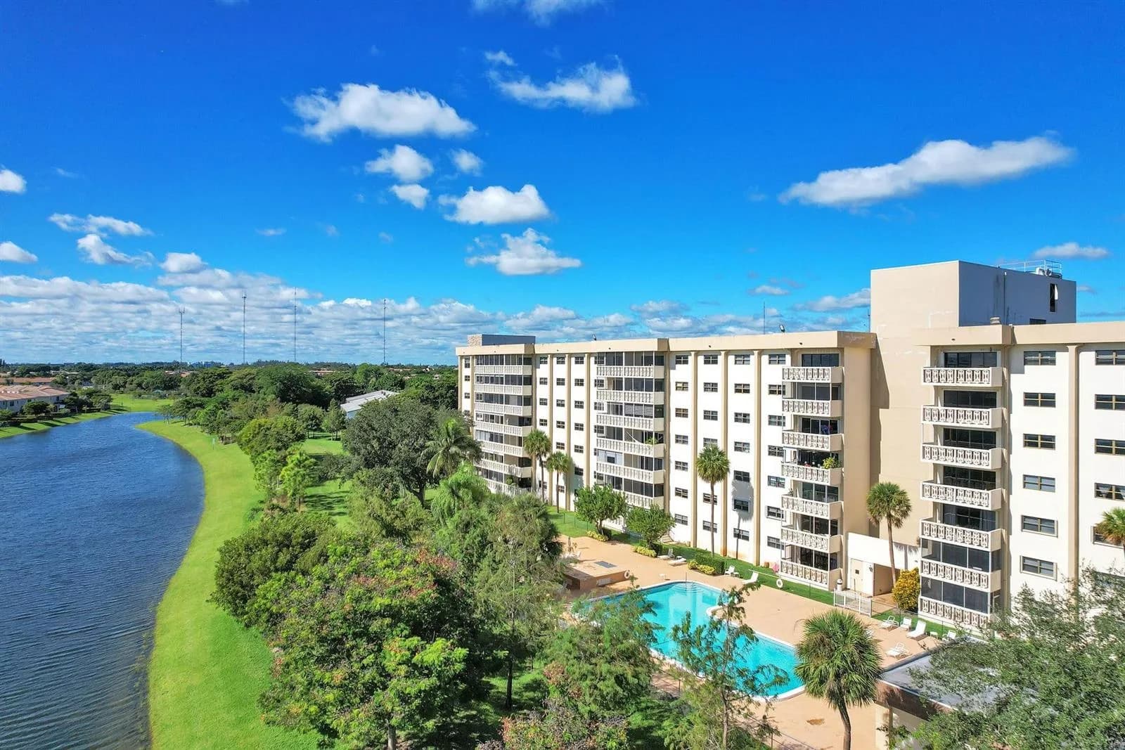 800 NE 195th Street # 601, Miami, FL 33179