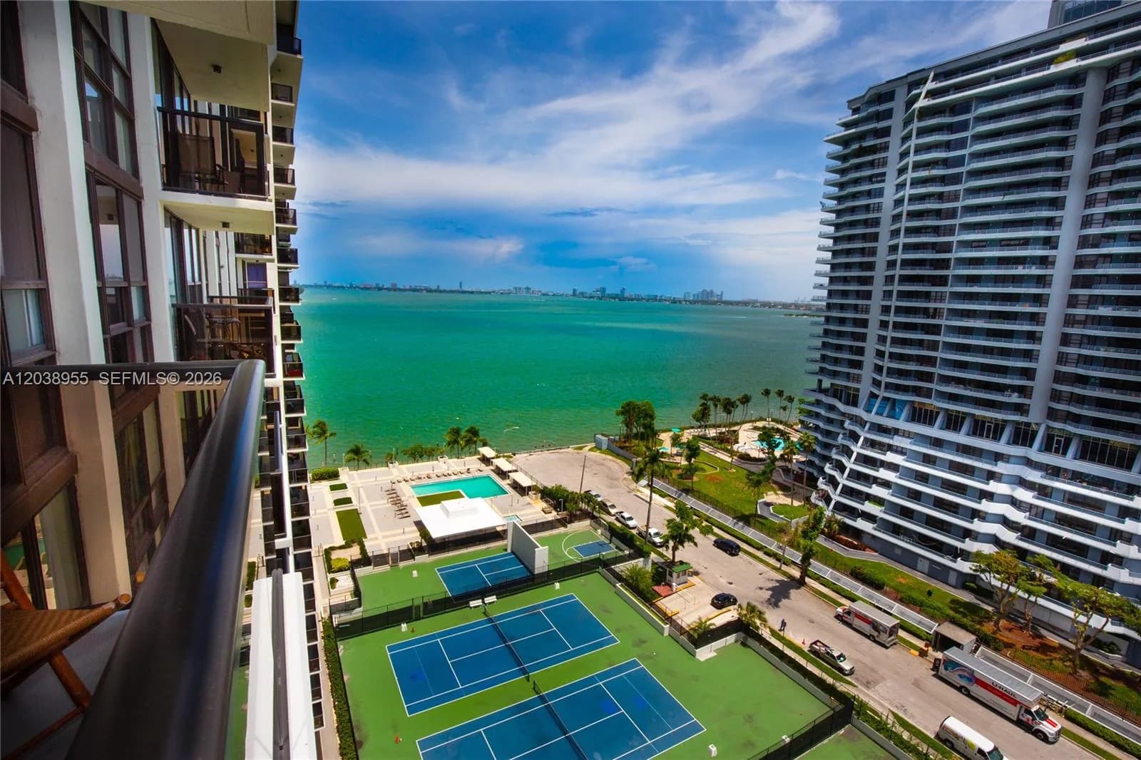 600 NE 36th St # 1017, Miami, FL 33137