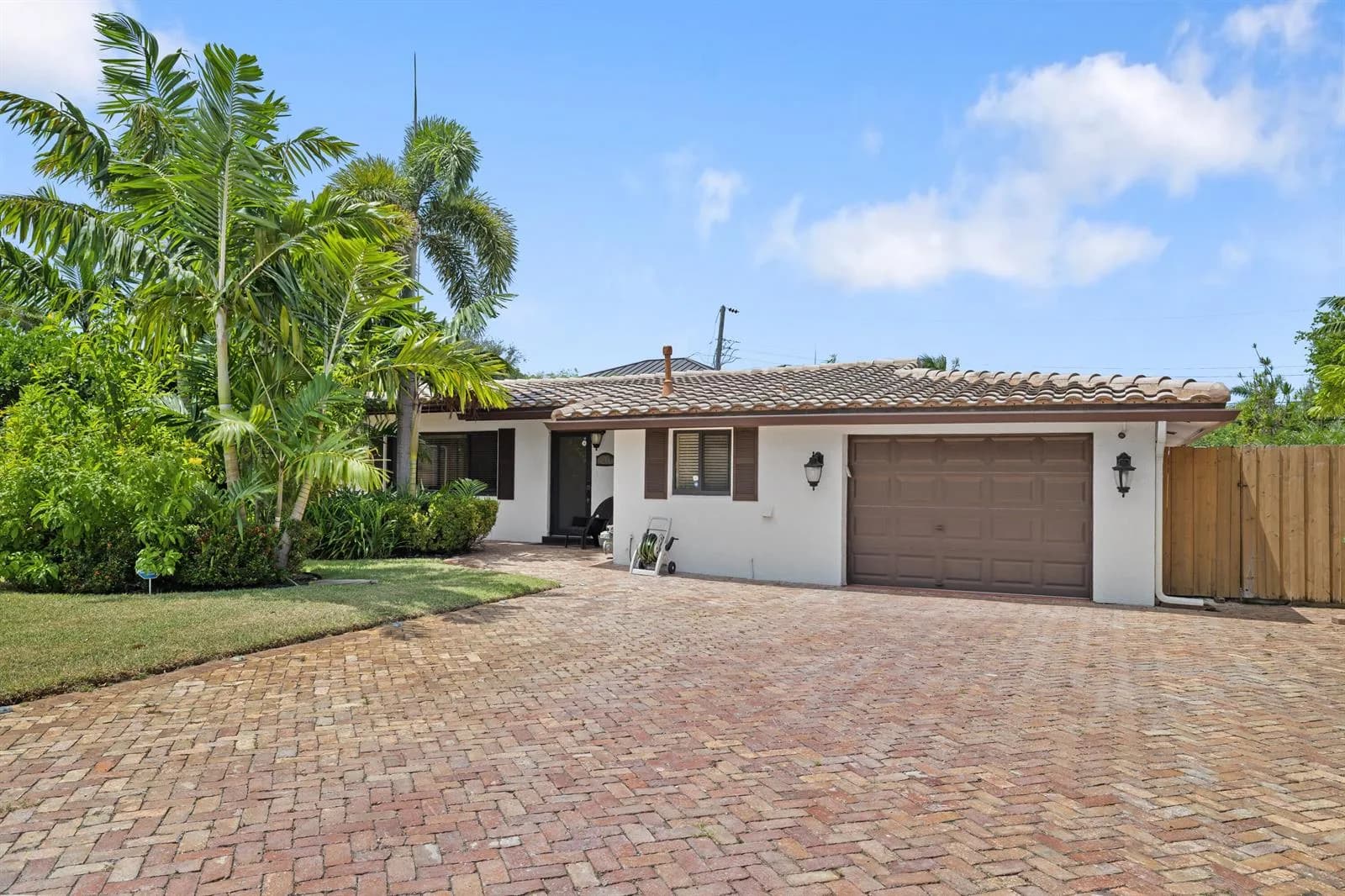 3211 Seaward Drive, Lauderdale By The Sea FL 33062