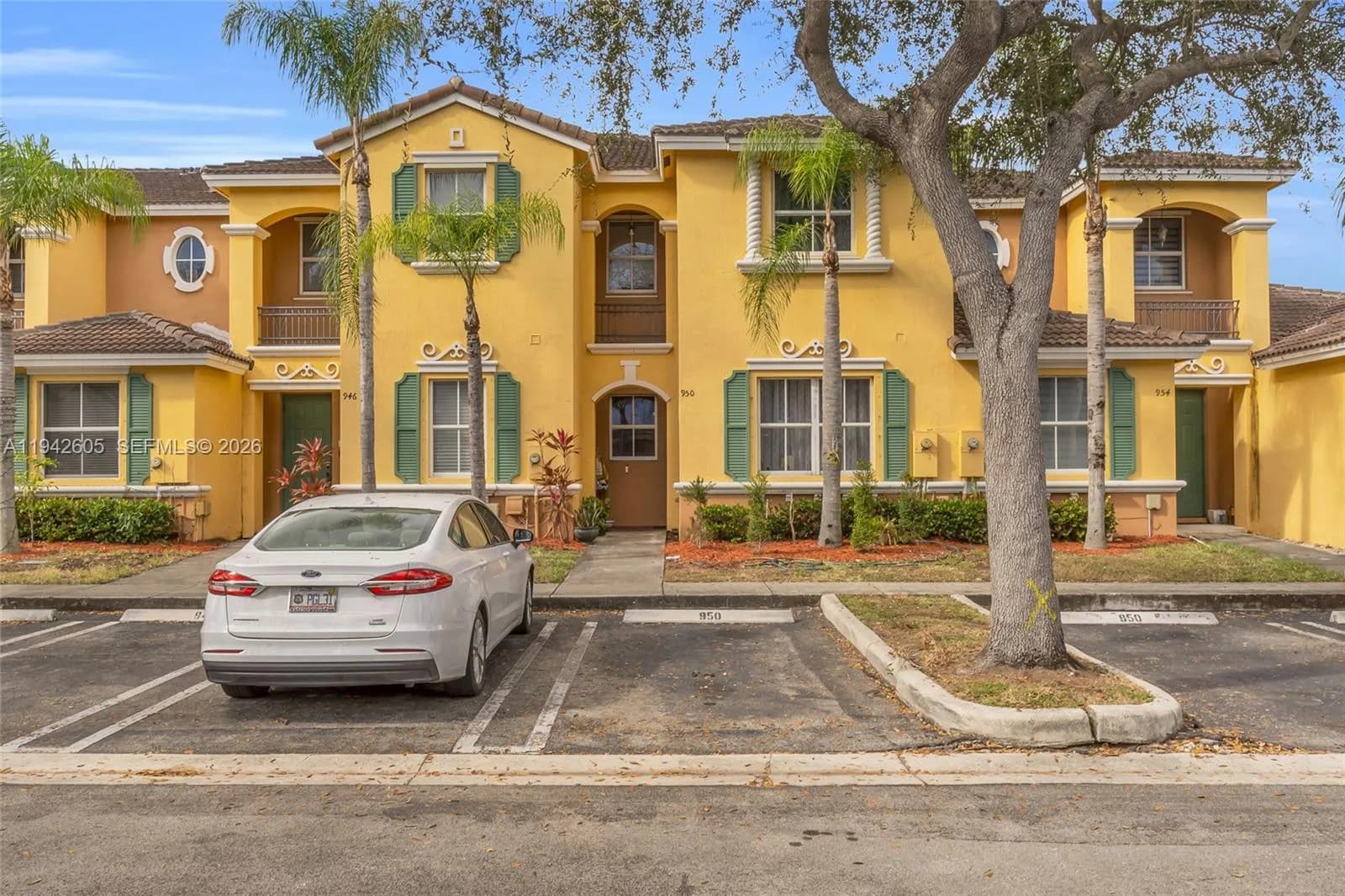 950 NE 42nd Pl, Homestead, FL 33033