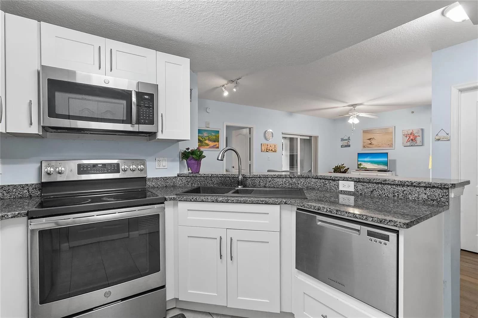 5095 Fairways Circle # 102, Vero Beach FL 32967