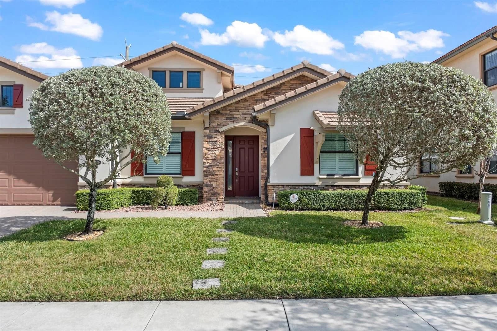 8840 Watercrest Cir Circle E, Parkland FL 33076