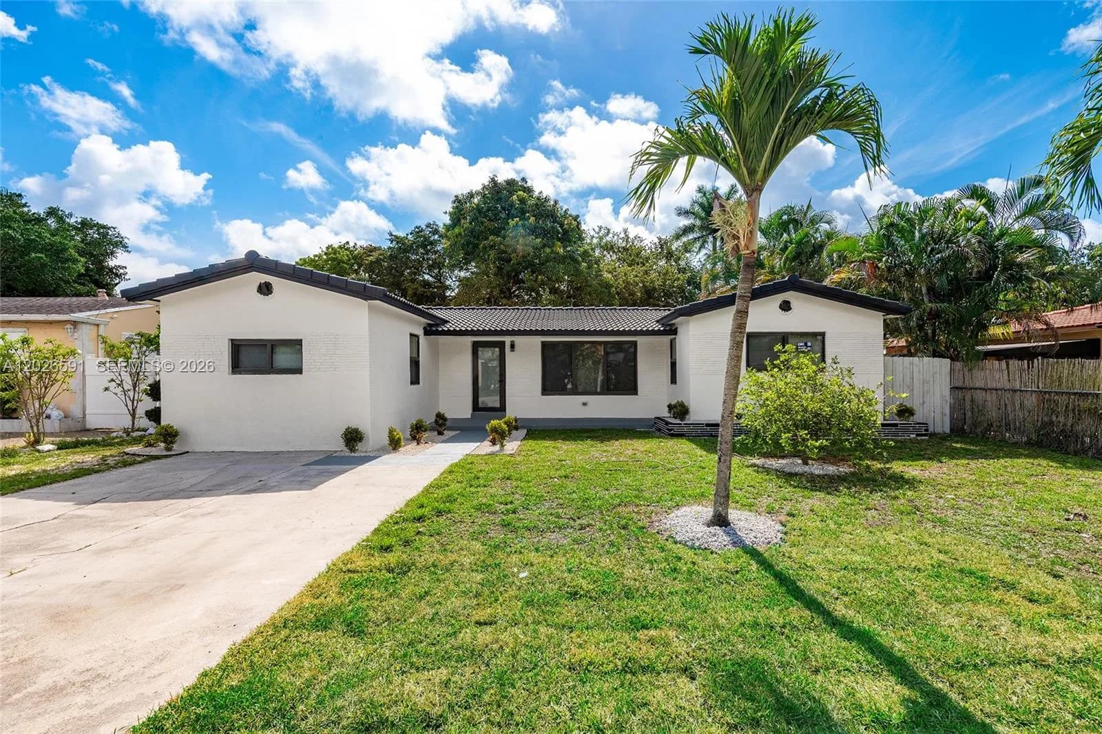 537 S 29th Ct, Hollywood FL 33020