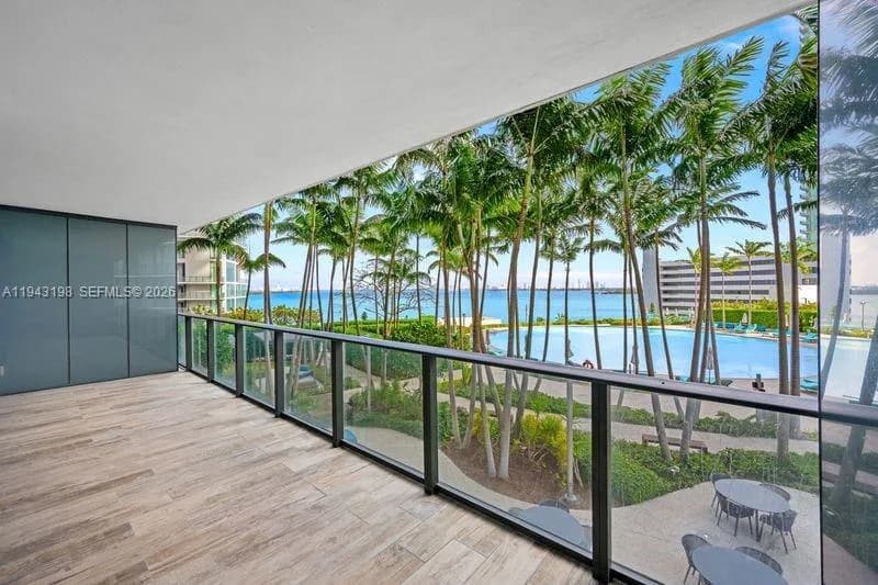 650 NE 32nd St # 602, Miami, FL 33137