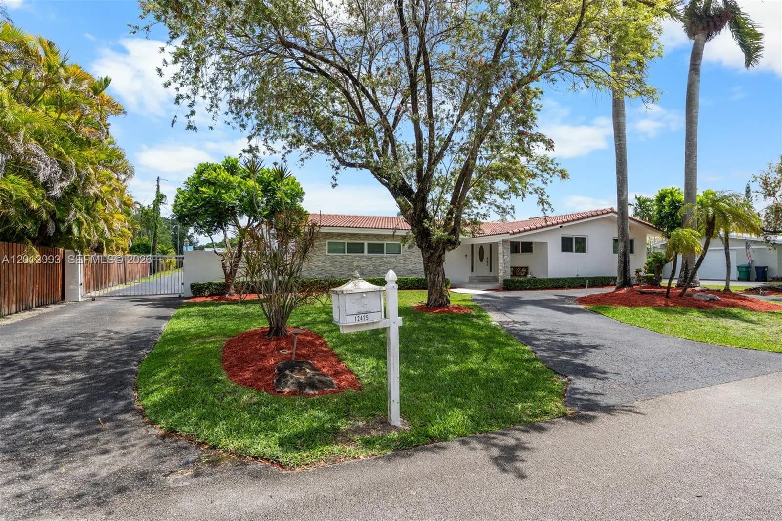 12425 SW 91st Ave, Miami FL 33176