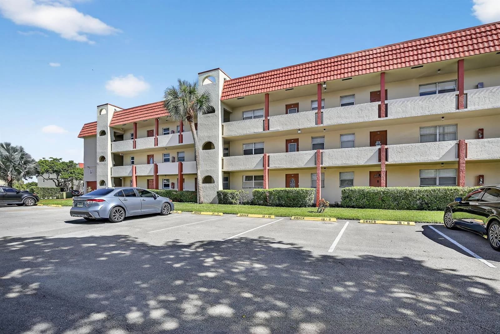 2951 Sunrise Lakes Drive E # 107, Sunrise FL 33322