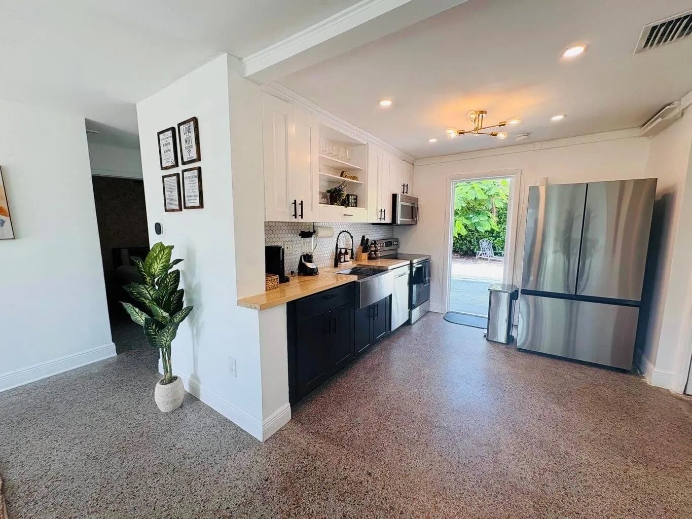 2711 NE 11th Terrace, Pompano Beach FL 33064