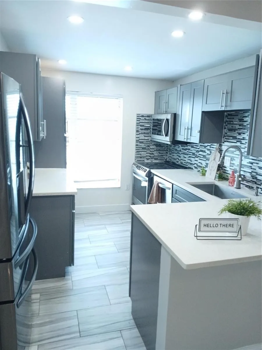 4170 Inverrary Drive # 412, Lauderhill FL 33319