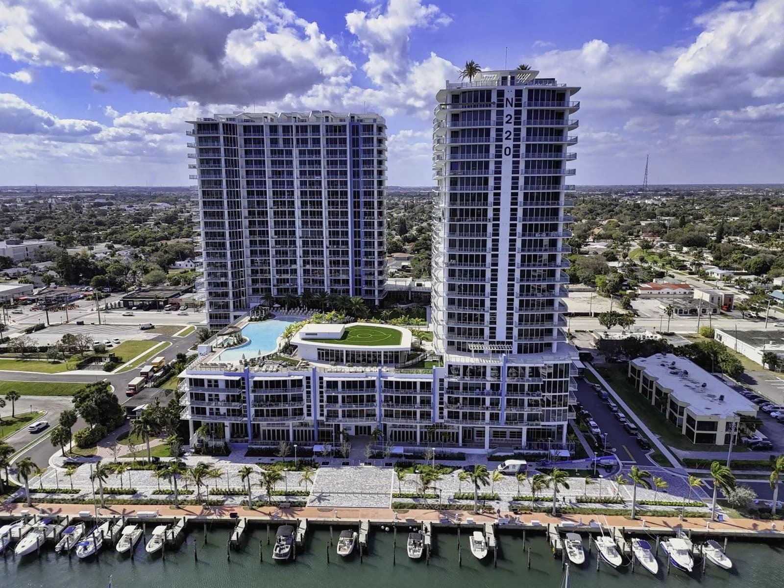 220 Lake Shore Drive # 605, Lake Park FL 33403