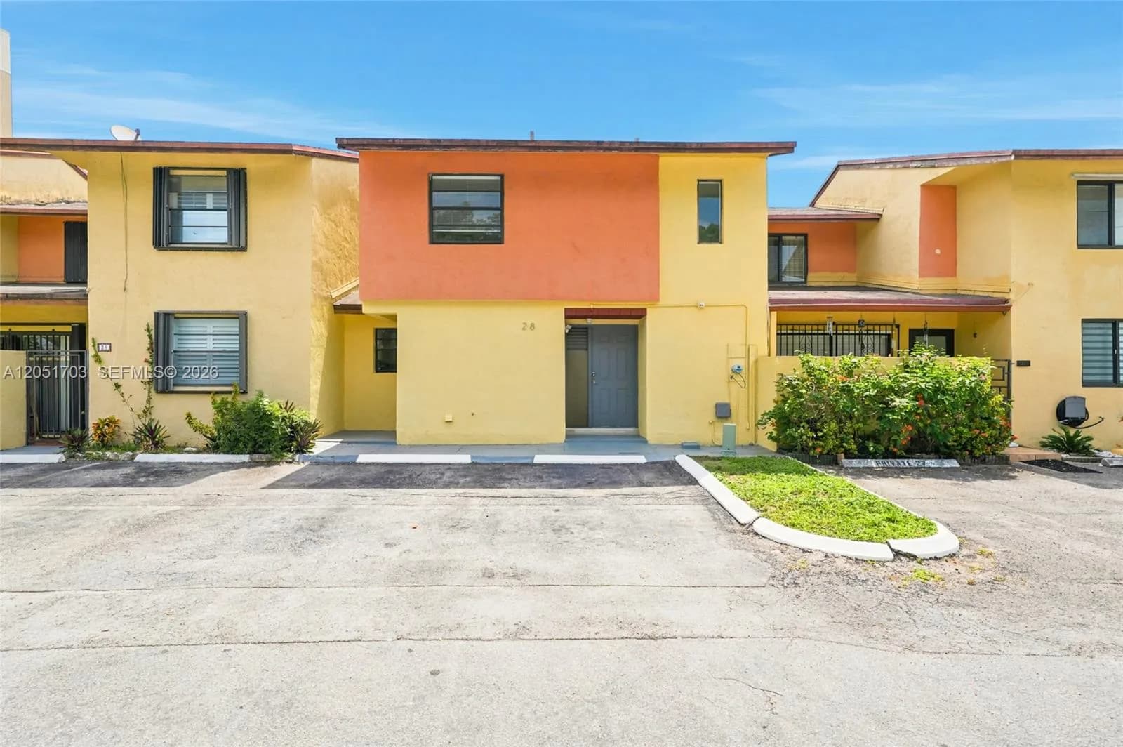 9674 Fontainebleau Blvd # 28, Miami, FL 33172