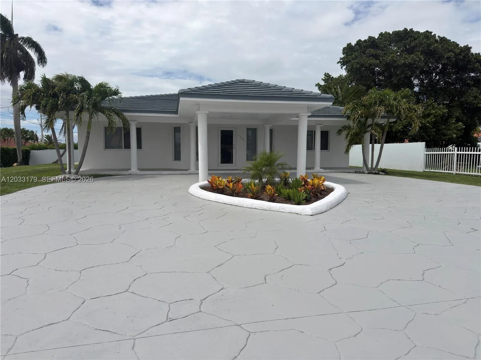 13895 SW 22nd St, Miami FL 33175