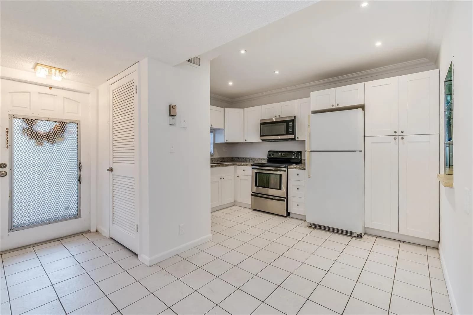 8940 S Hollybrook Boulevard # 307, Pembroke Pines, FL 33025