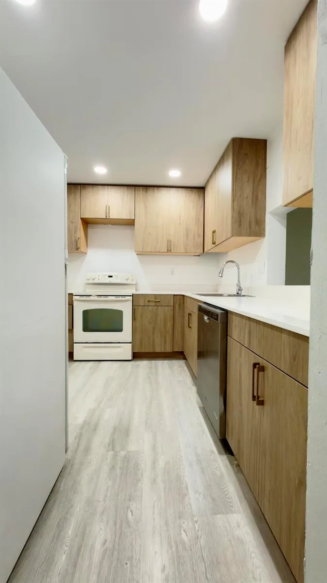 4364 NW 9th # 15-2a, Deerfield Beach FL 33064