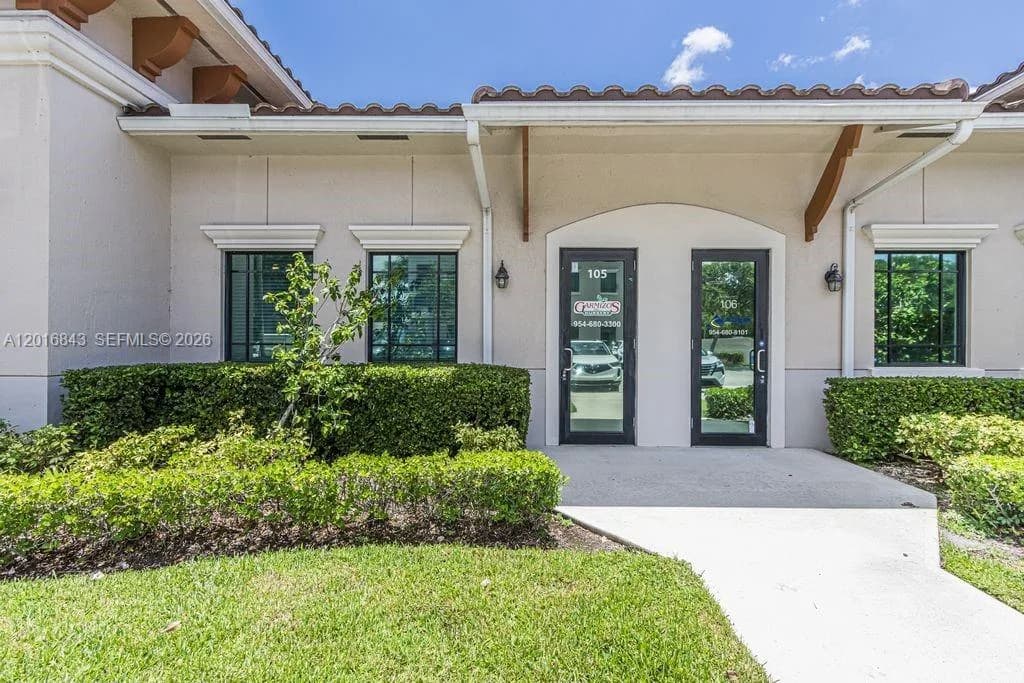 10600 Griffin Rd # A-105, Cooper City, FL 33328