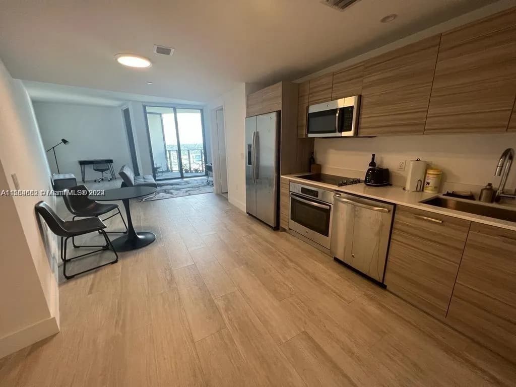 121 NE 34th St # 2014, Miami, FL 33137