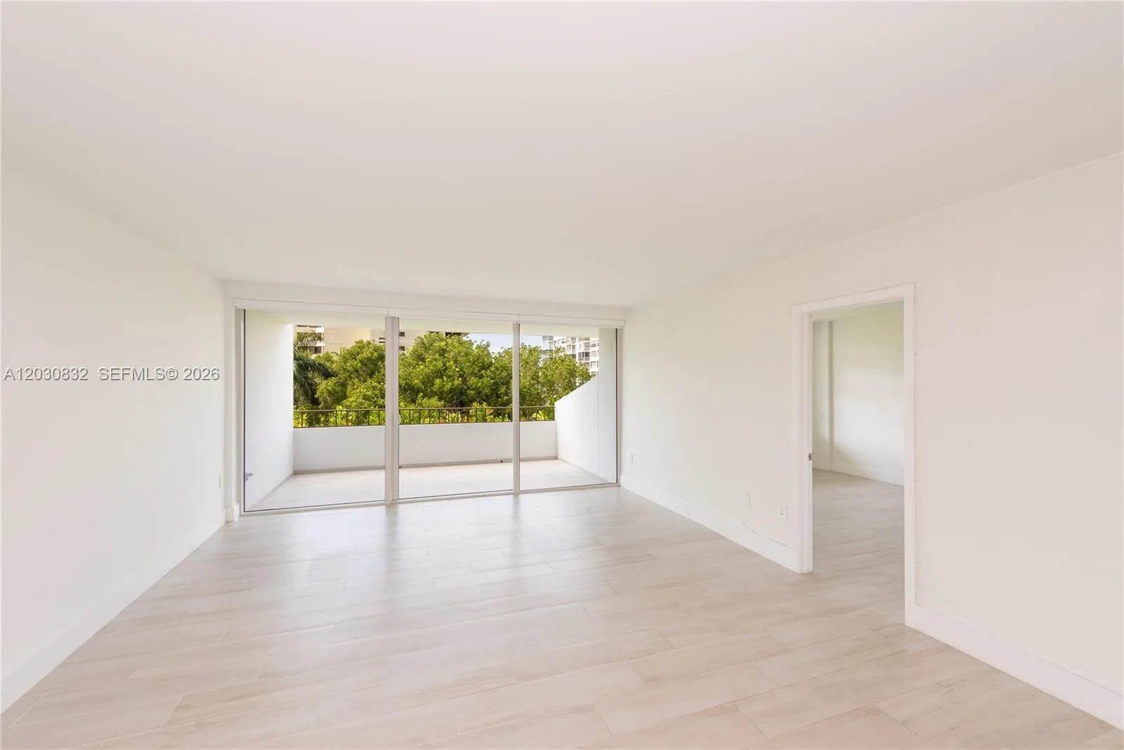155 Ocean Lane Dr # 403, Key Biscayne FL 33149