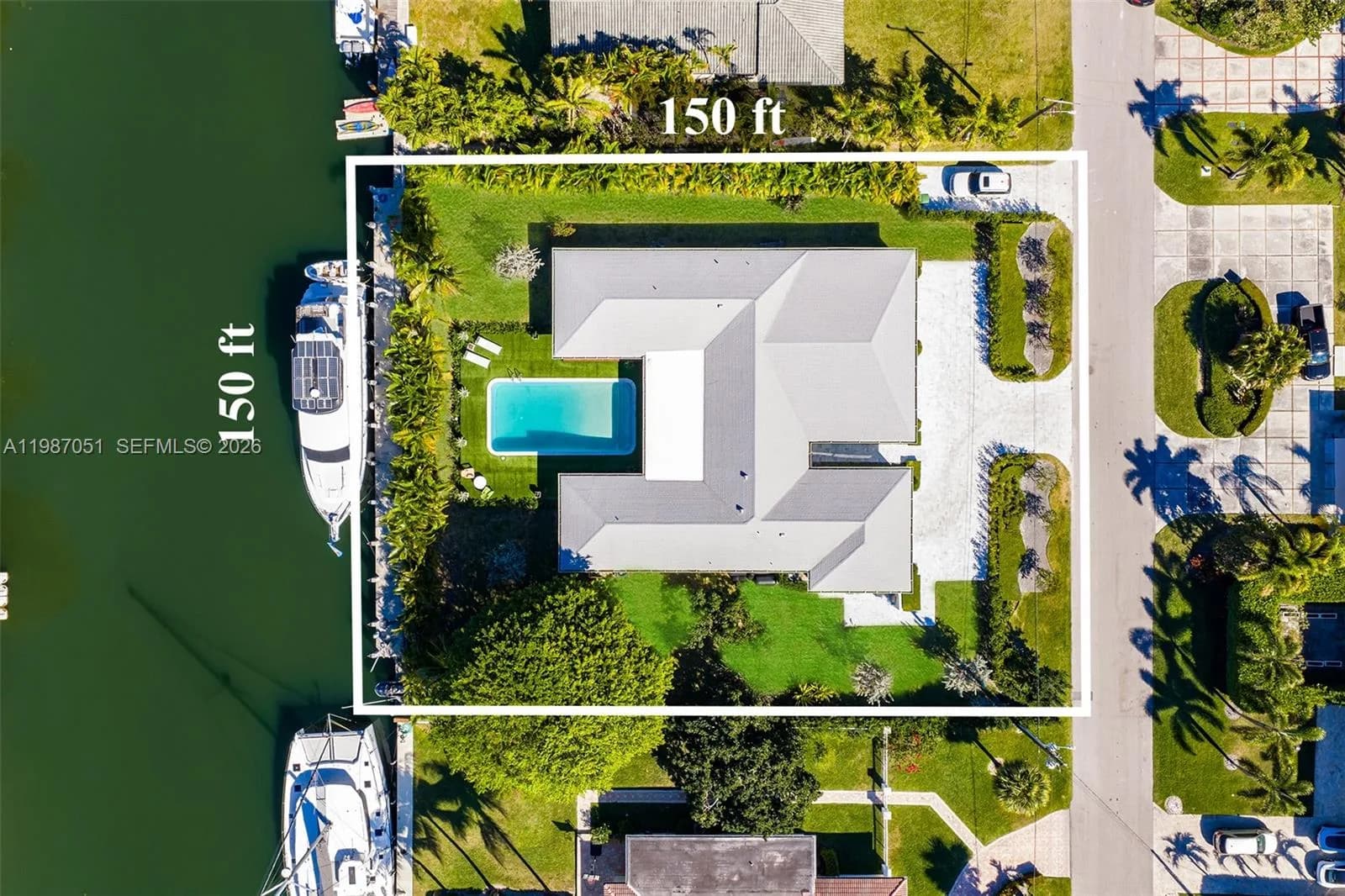 424 Alamanda Dr, Hallandale Beach FL 33009