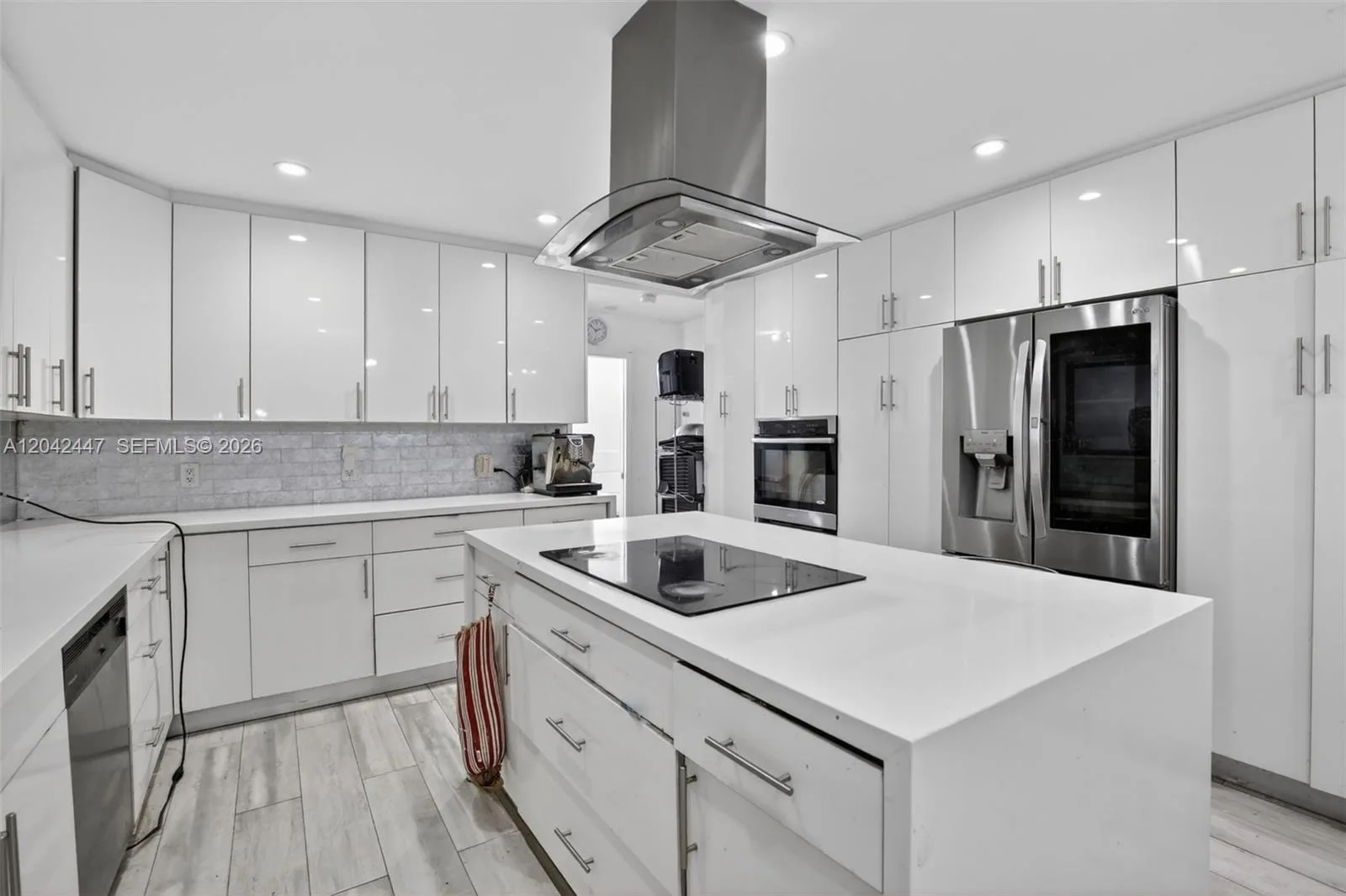 14401 SW 23rd St, Davie FL 33325