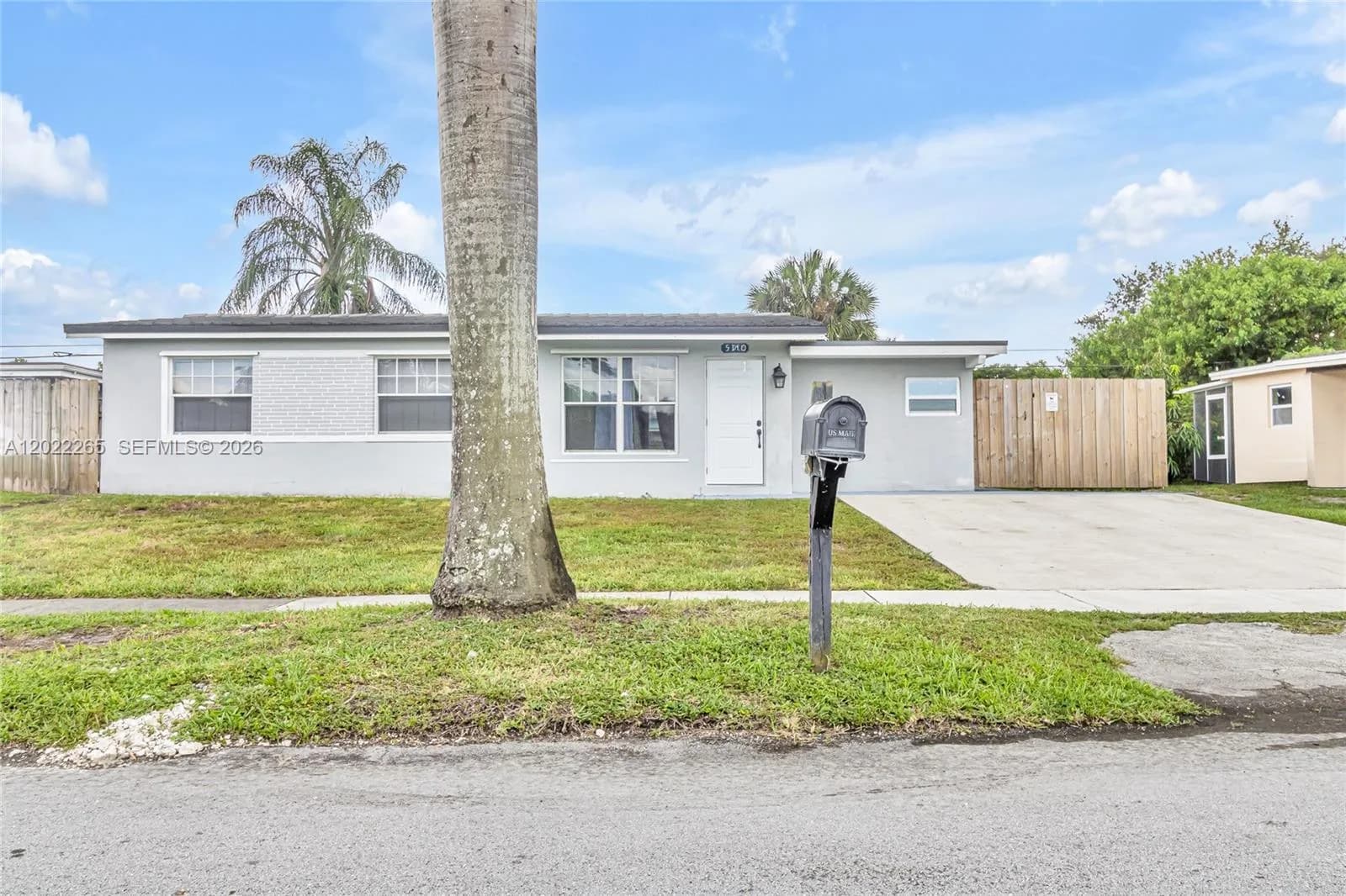 5630 SW 37th Ct, Davie FL 33314